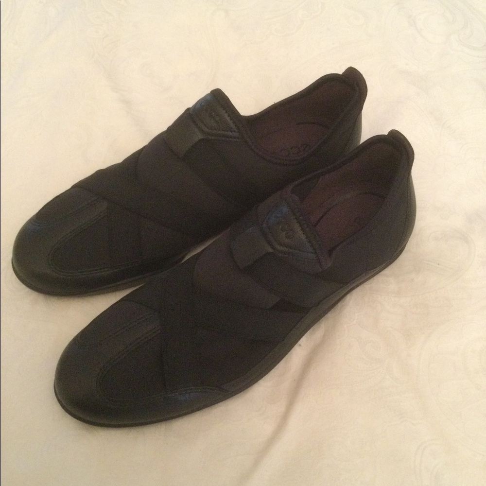 NIB Ecco Bluma slip on black size 40.